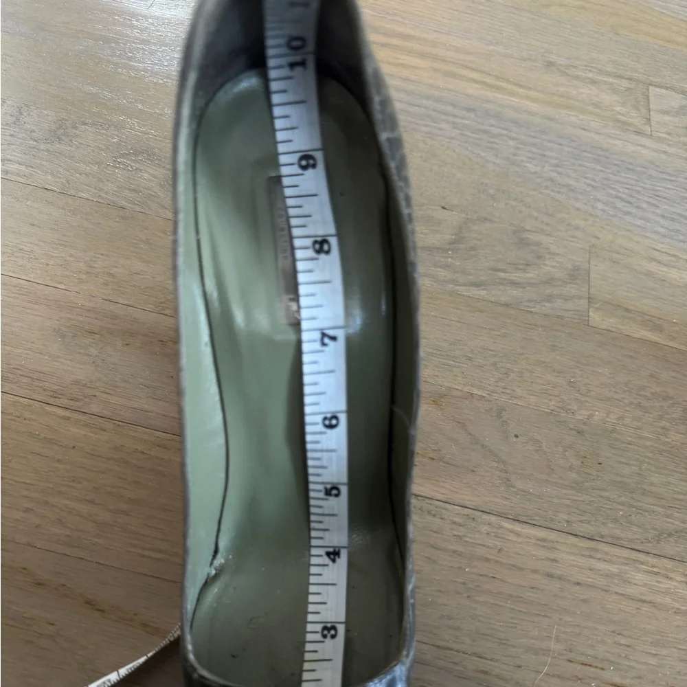 Calvin Klein Leather Croc Gray Stiletto Heels Round Toe Fashion Pumps Size 7